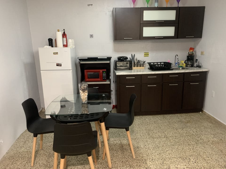 Family Apartment | Private kitchen | Fridge, microwave, stovetop, cookware/dishes/utensils