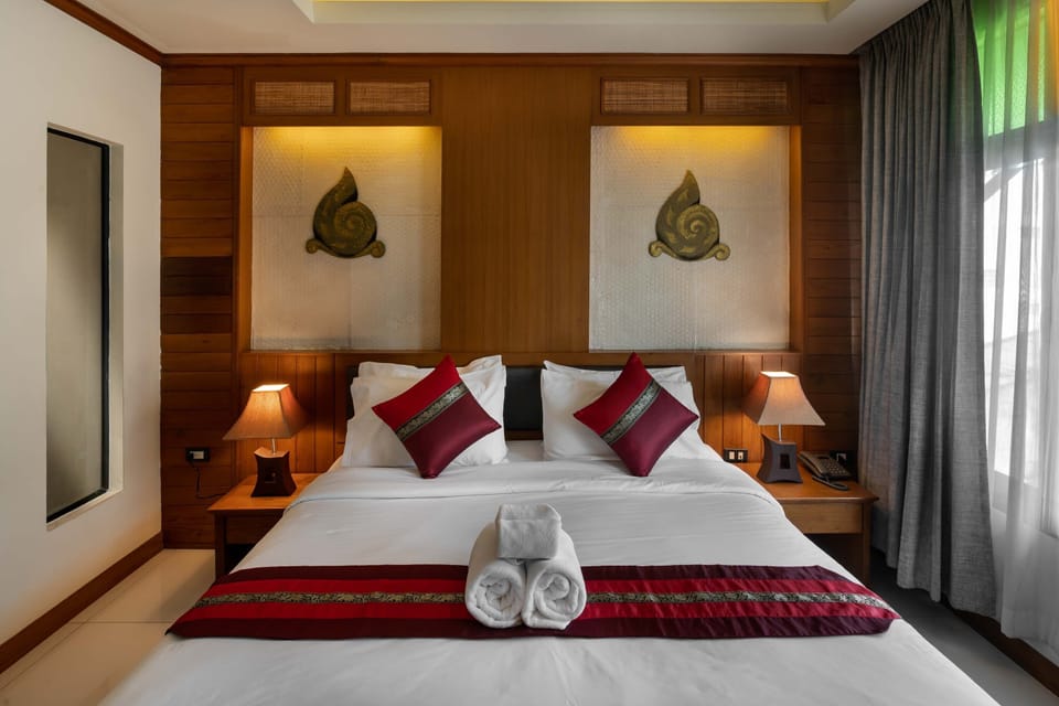 Deluxe Double Room | Premium bedding, in-room safe, desk, iron/ironing board