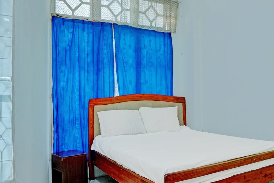Economy Double Room | WiFi (free), bed sheets