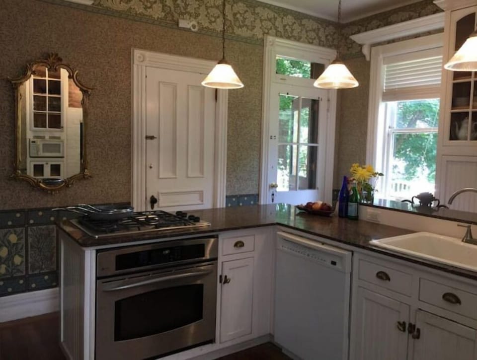 Modern kitchen with dish washer and Sub Zero refrigerator 