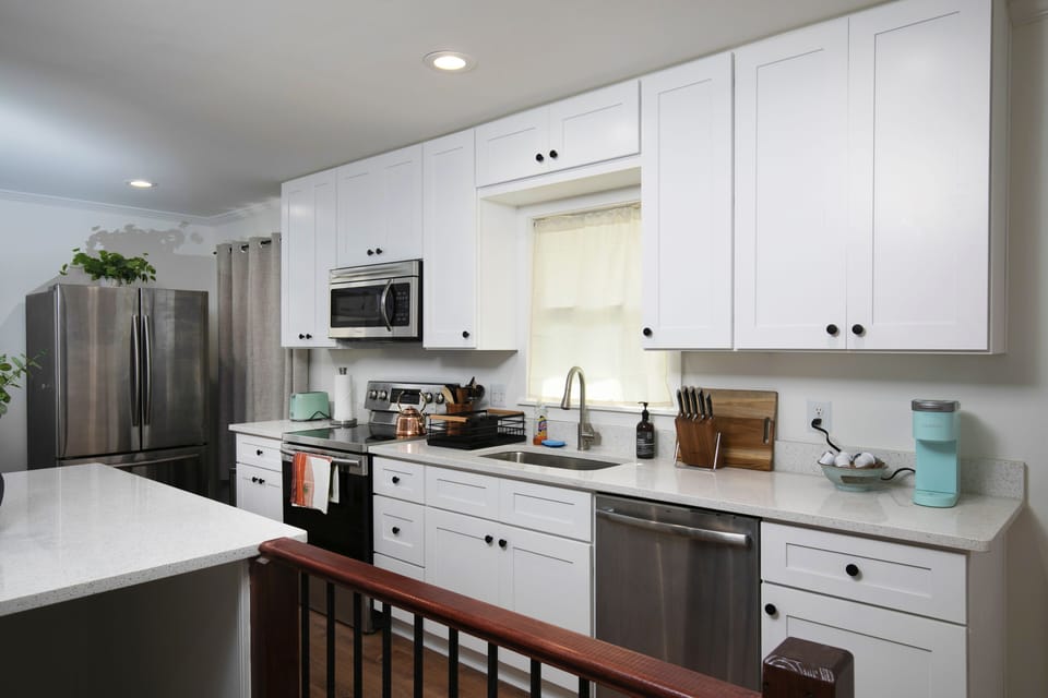 Great kitchen fit for a perfect home cooked meal. 