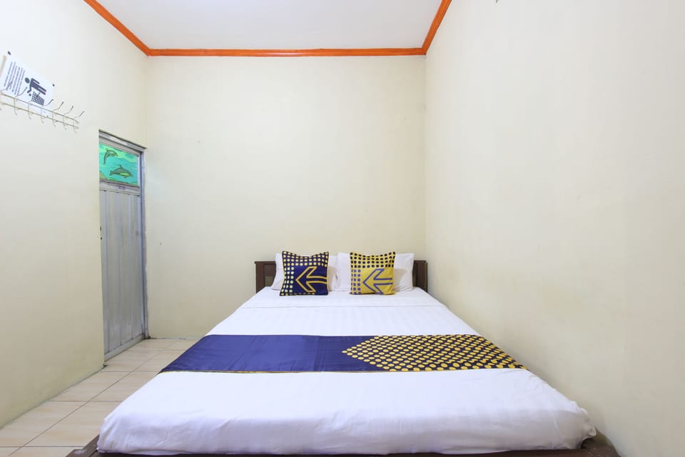 Economy Double Room | WiFi (free), bed sheets