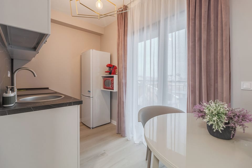 Luxury Loft | Private kitchen | Espresso maker, coffee/tea maker, cleaning supplies