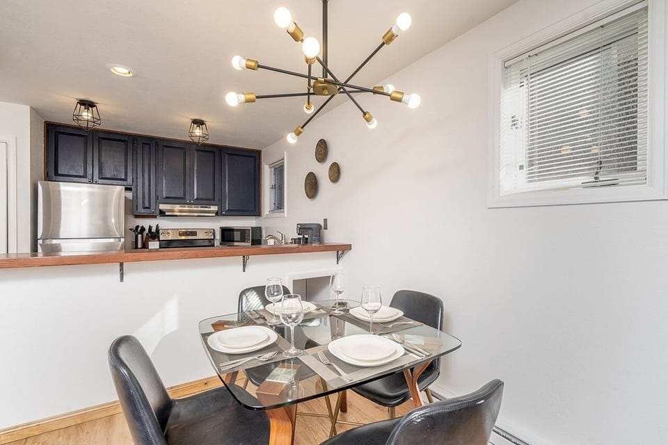 Condo, 1 Bedroom | Dining