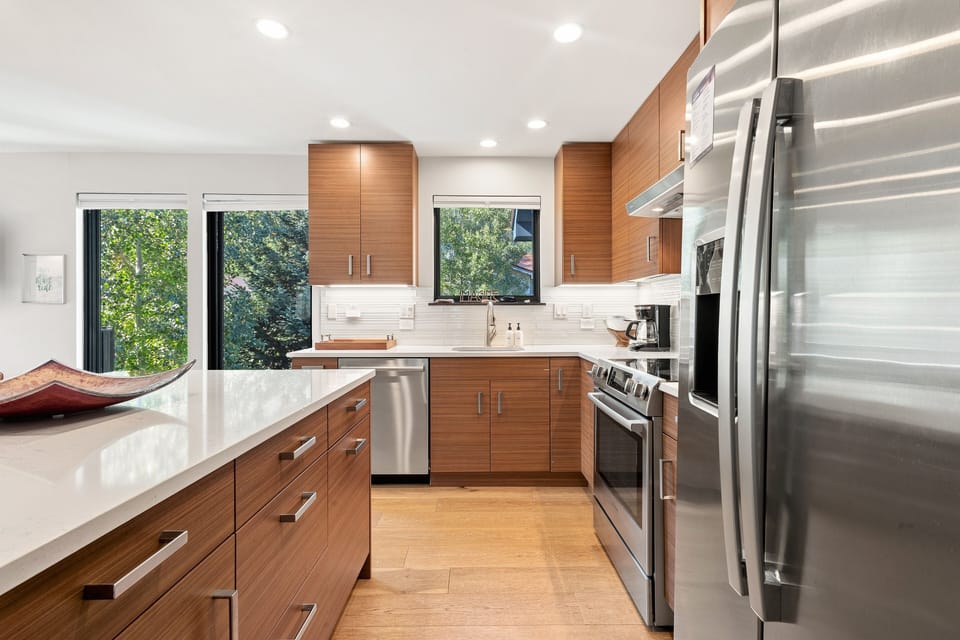Condo, 4 Bedrooms | Private kitchen | Coffee/tea maker, fridge, oven, toaster