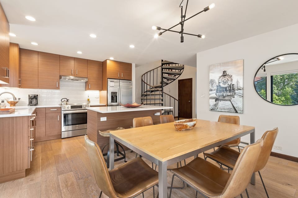 Condo, 4 Bedrooms | Private kitchen | Coffee/tea maker, fridge, oven, toaster