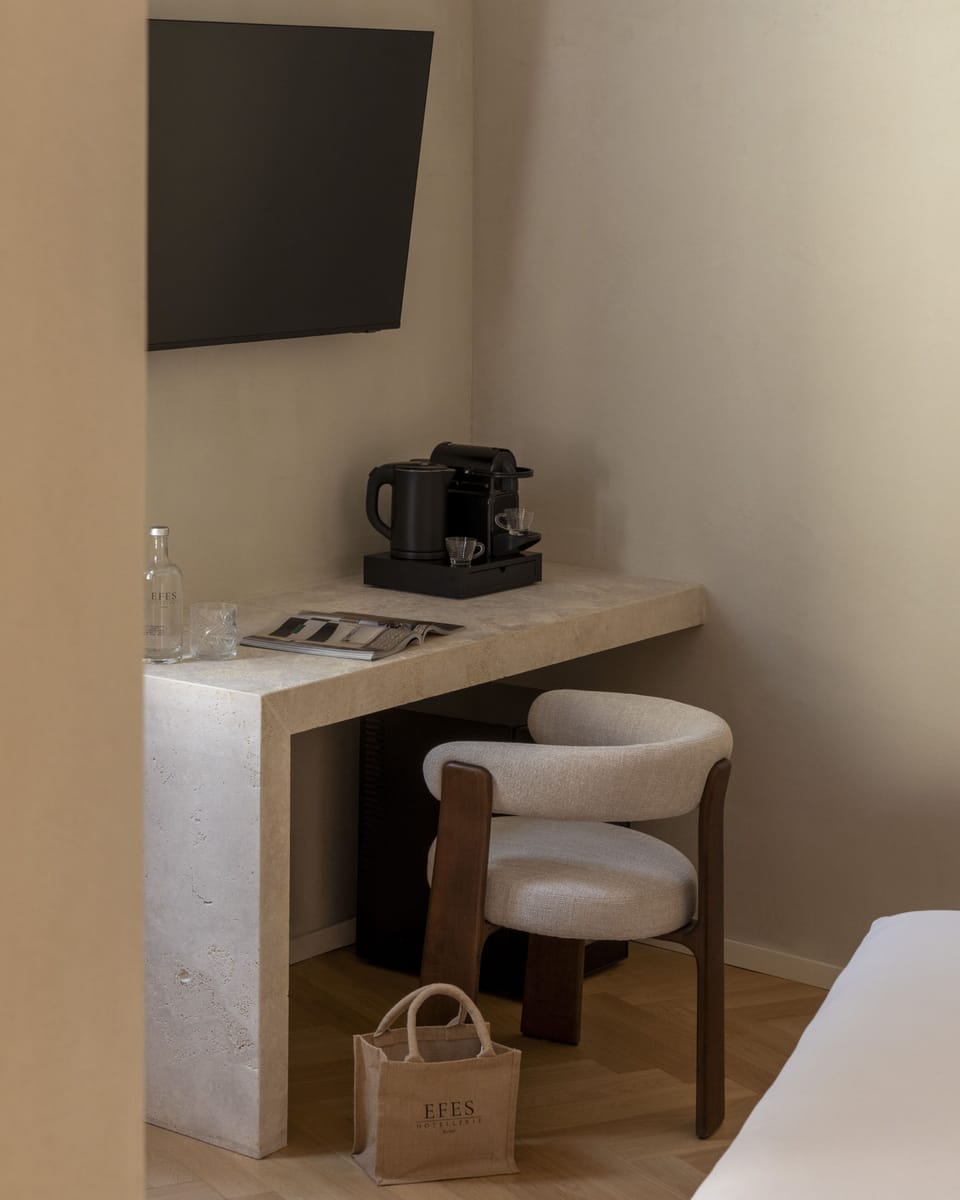 Double Room Via Del Corso 525 | In-room safe, soundproofing, iron/ironing board (on request)