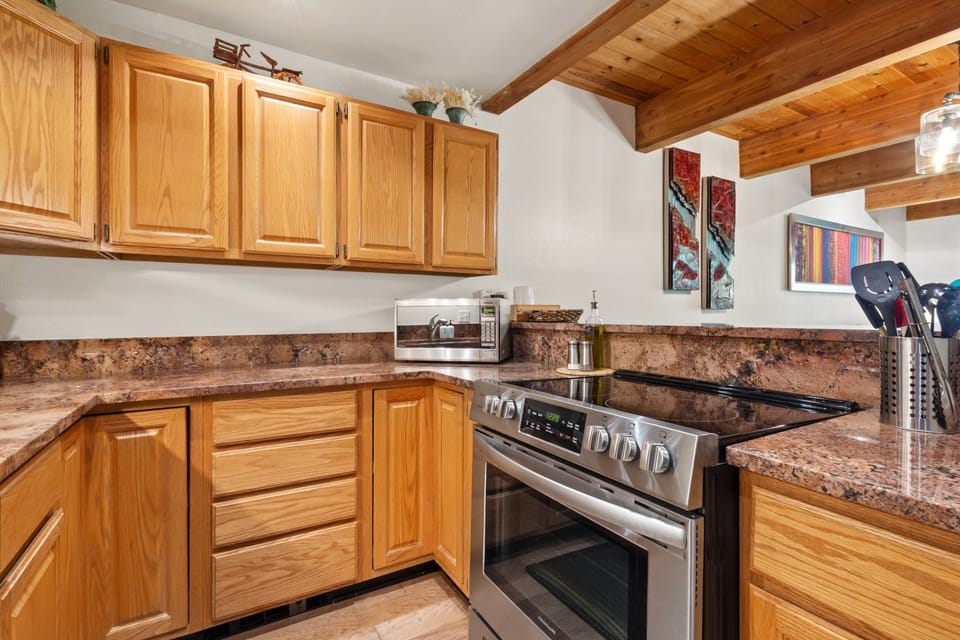 Condo, 2 Bedrooms | Private kitchen | Coffee/tea maker, fridge, oven, toaster