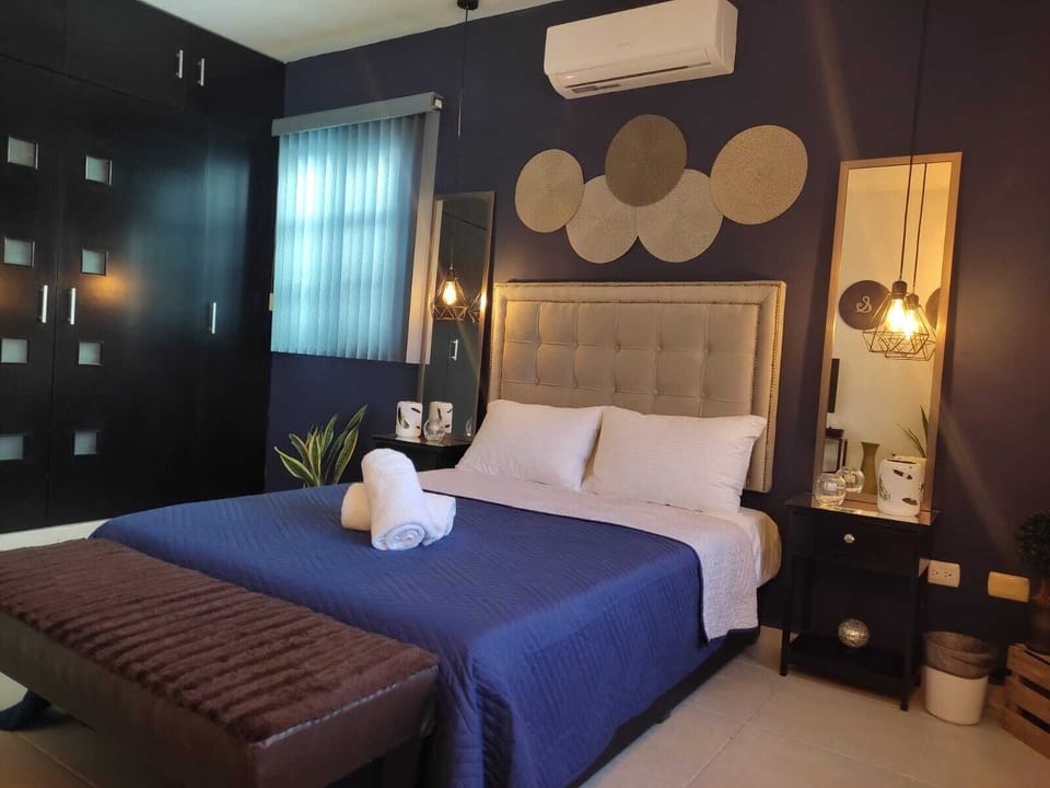 Deluxe Room | Laptop workspace, free WiFi, bed sheets