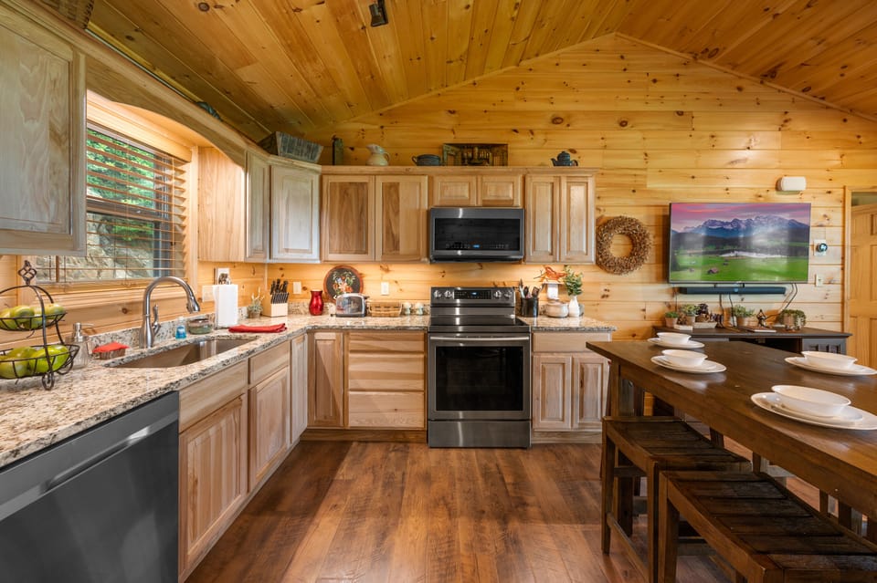 Fully equipped kitchen with luxury amenities!