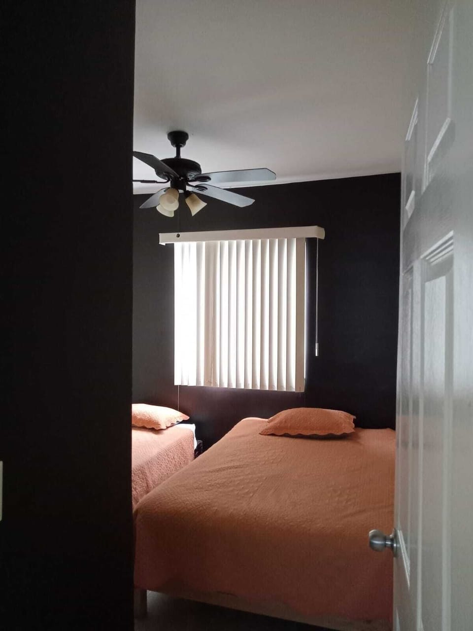 Economy Studio | Laptop workspace, iron/ironing board, WiFi (free), bed sheets