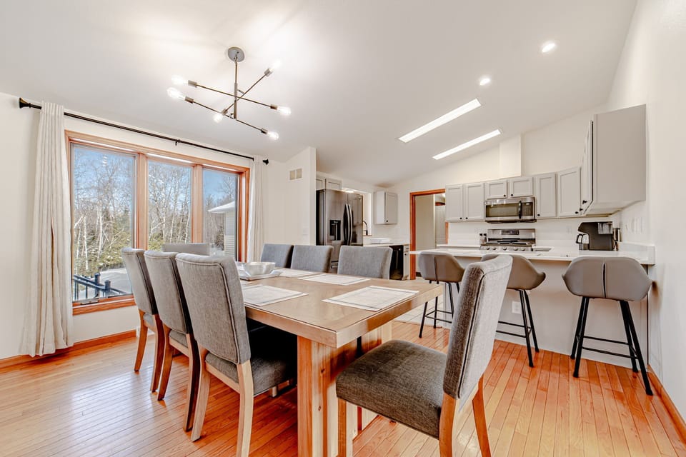 Let's talk Kitchen! Tioga Basecamp has a fully stocked kitchen for guests to use during their stay!