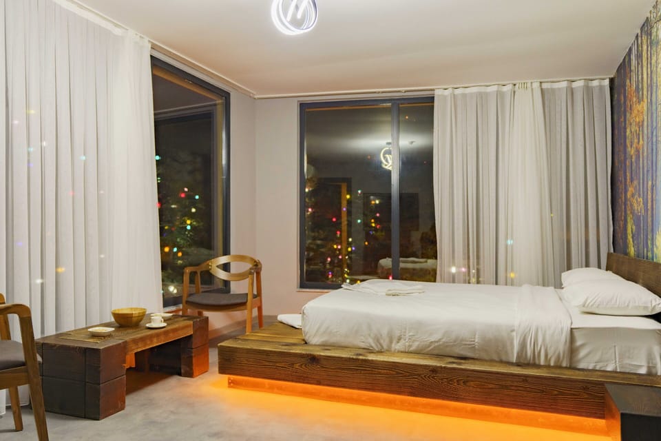 Premium bedding, minibar, in-room safe, individually decorated