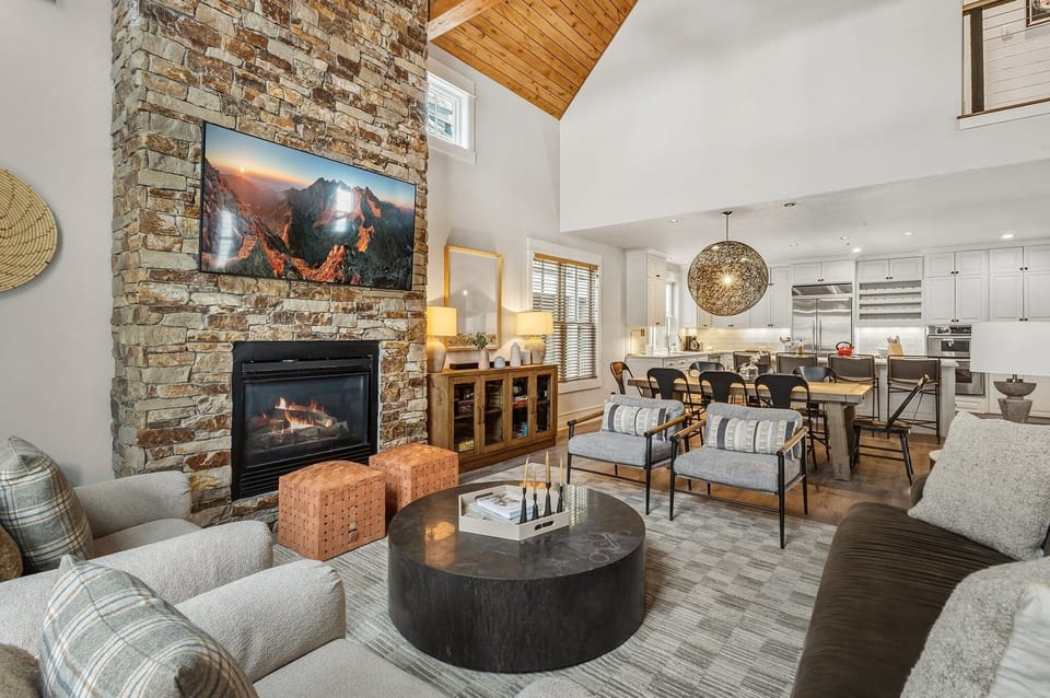 House, 4 Bedrooms | Living area