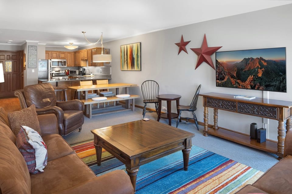 Condo, 2 Bedrooms | Living area | Smart TV