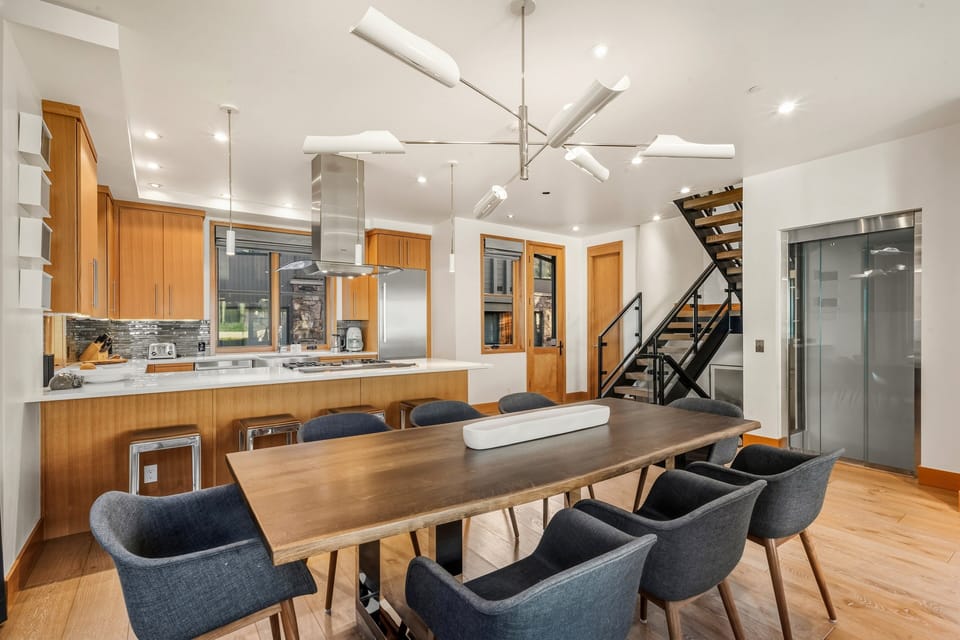 Townhome, 4 Bedrooms | Dining