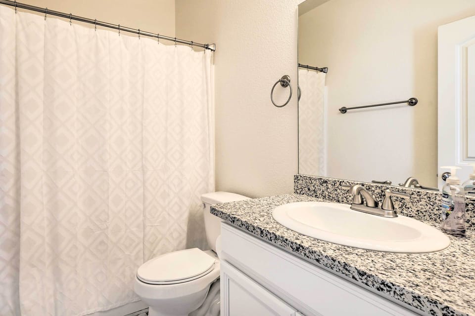 Bathroom | Towels Provided