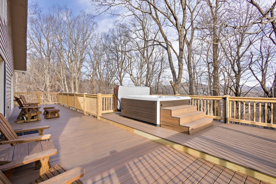 Hot Tub with Spacious Deck and Seating