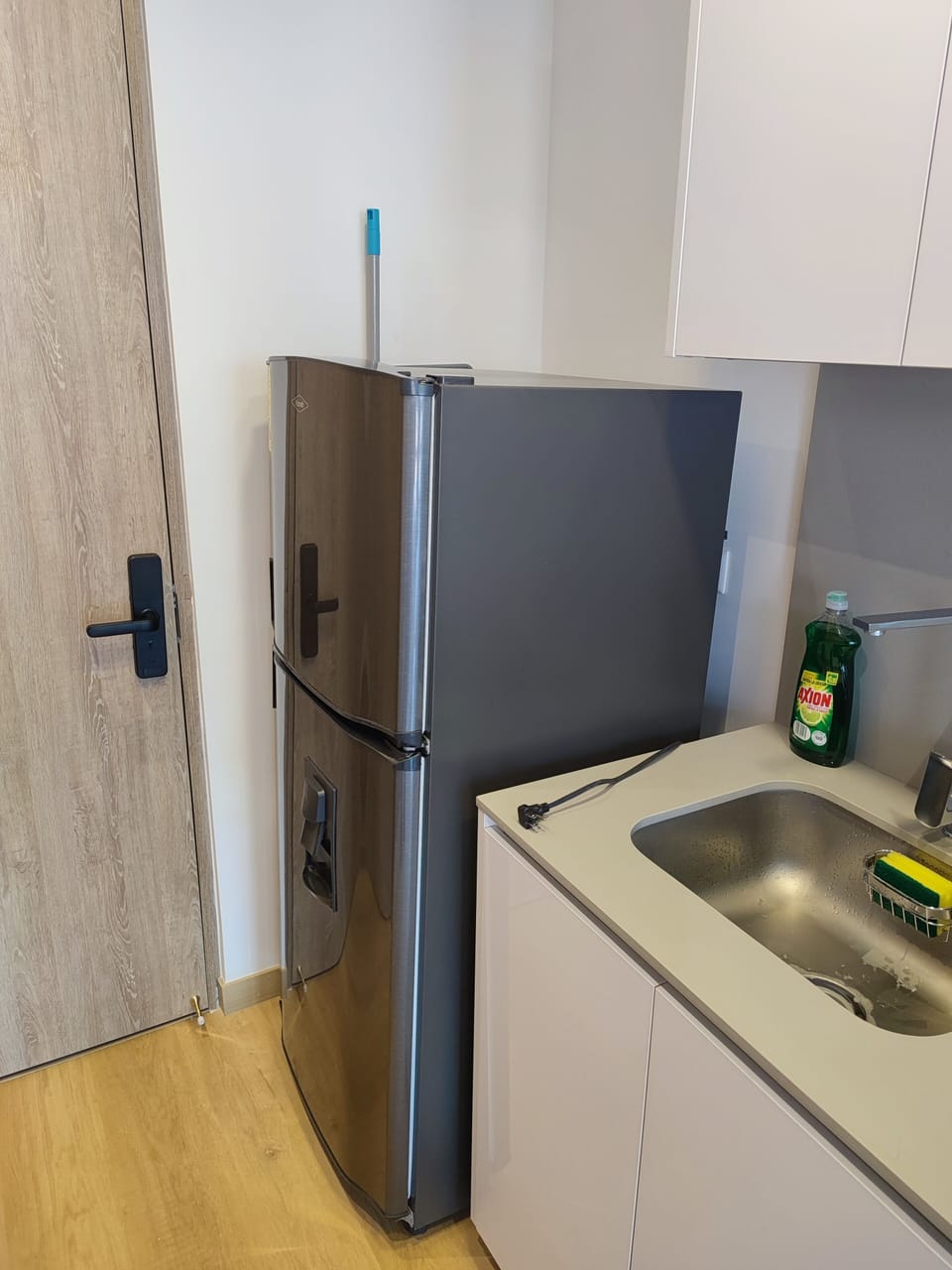 Deluxe Double Room | Private kitchen | Full-size fridge, microwave, stovetop, coffee/tea maker