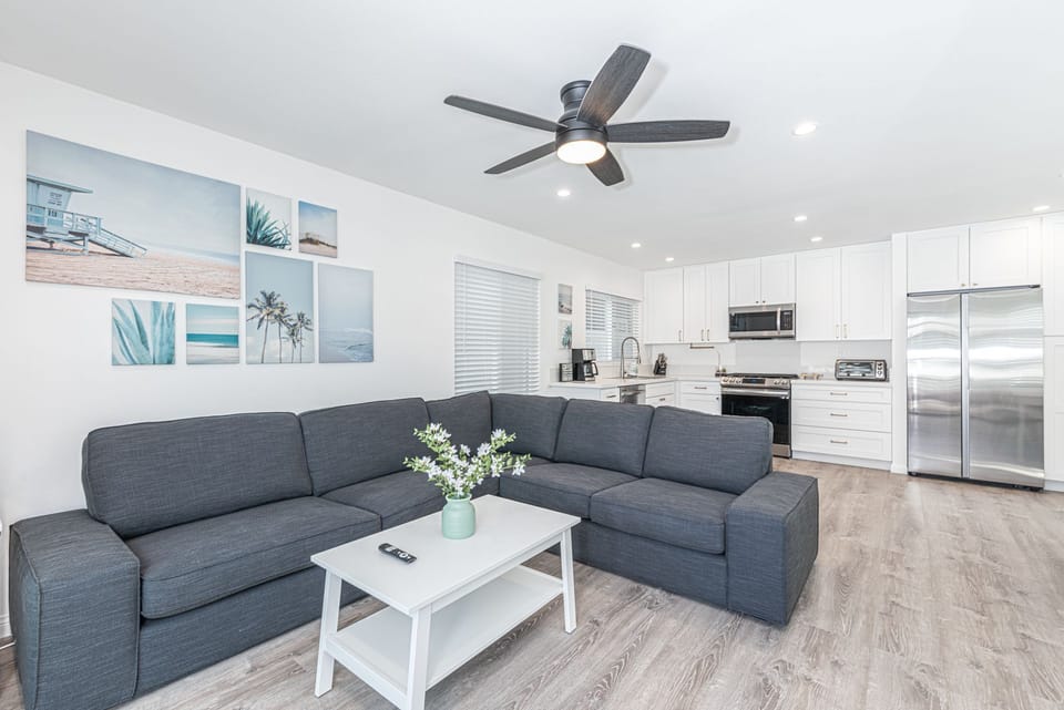 The open floor plan allows for easy group hangouts after a day at the beach.
                