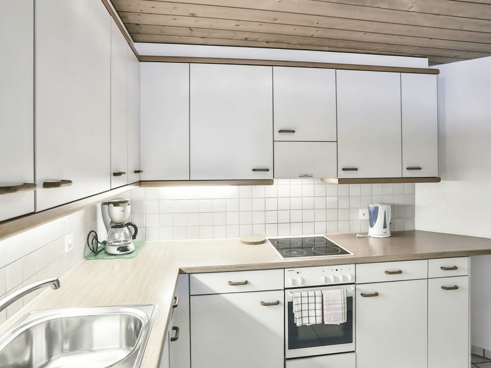 Countertop, Cabinetry, Kitchen Sink, Sink, Tap, Property, Building, White, Kitchen, Kitchen Stove