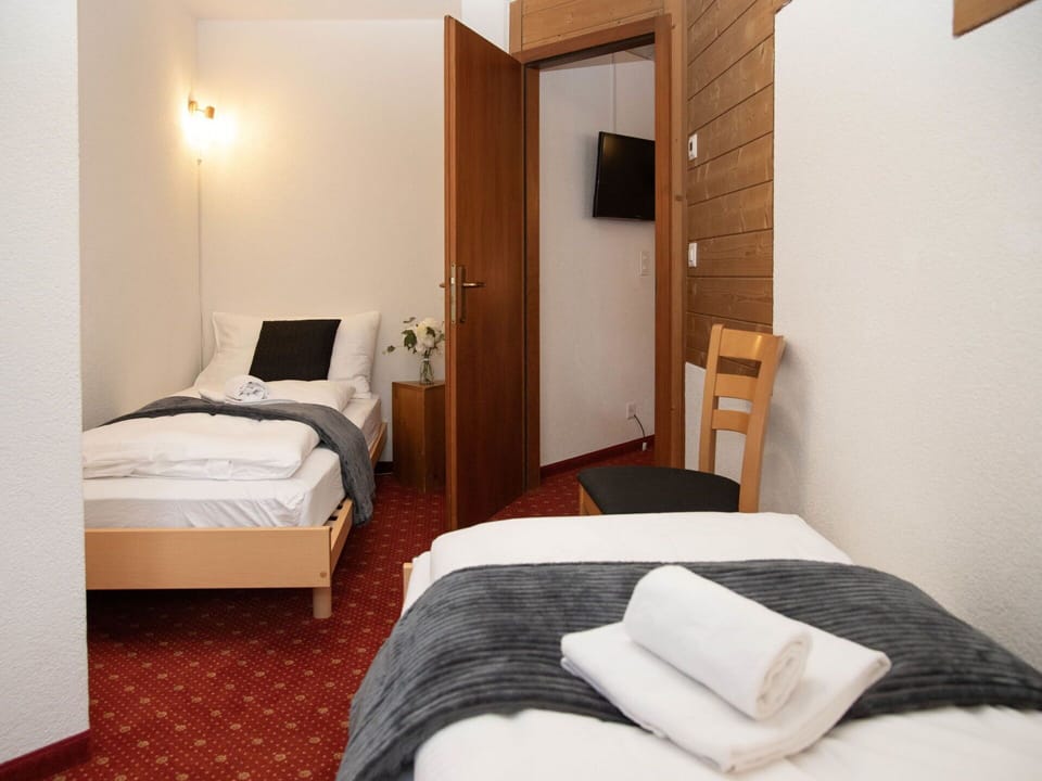 Wall, Flooring, Floor, Bedroom, Wood, Interior Design, Bed, Room, Furniture, Bedding