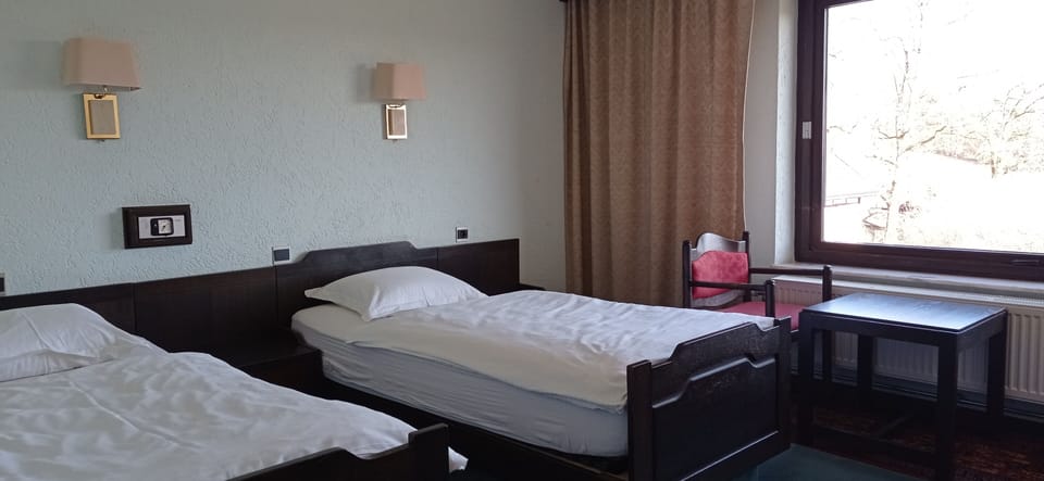 Standard Twin Room | Premium bedding, desk, travel crib, free WiFi