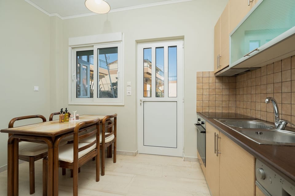 Apartment | Private kitchen | Full-size fridge, oven, stovetop, dishwasher
