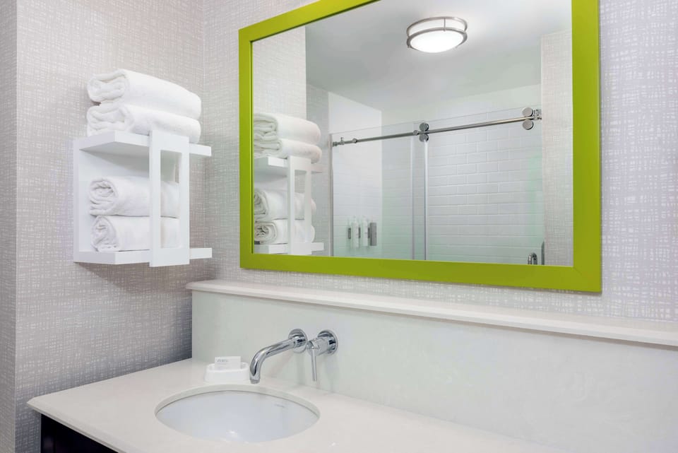 Room, 1 King Bed with Sofa bed, Non Smoking | Bathroom | Designer toiletries, hair dryer, towels
