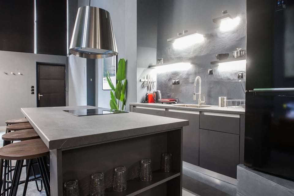 Apartment | Private kitchen | Full-size fridge, oven, stovetop, toaster