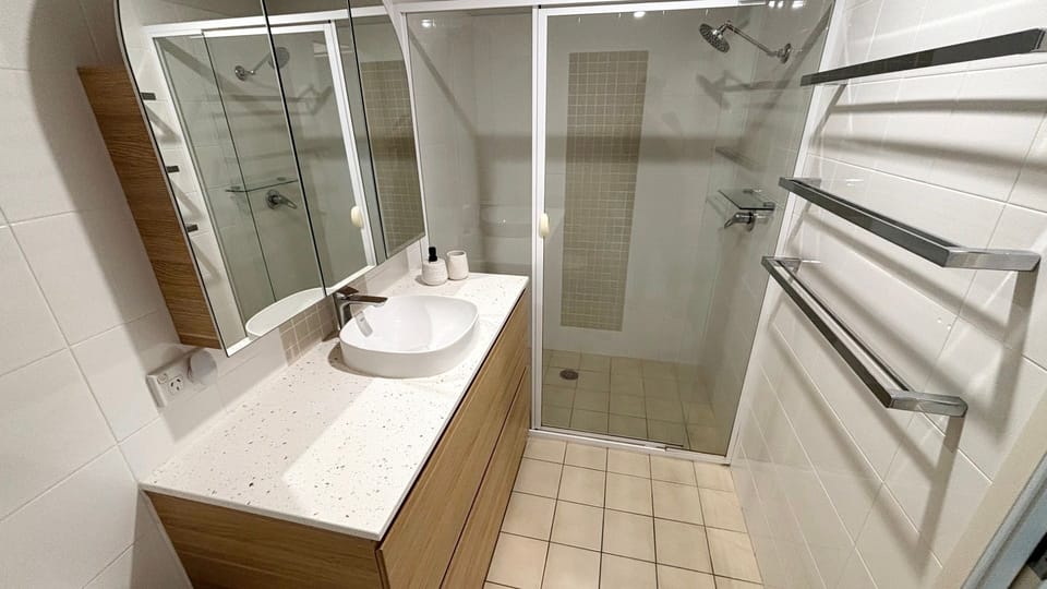Master ensuite. 