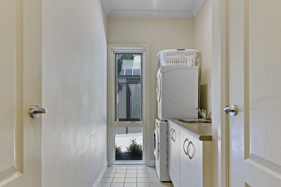 Laundry - Washing Machine & Dryer