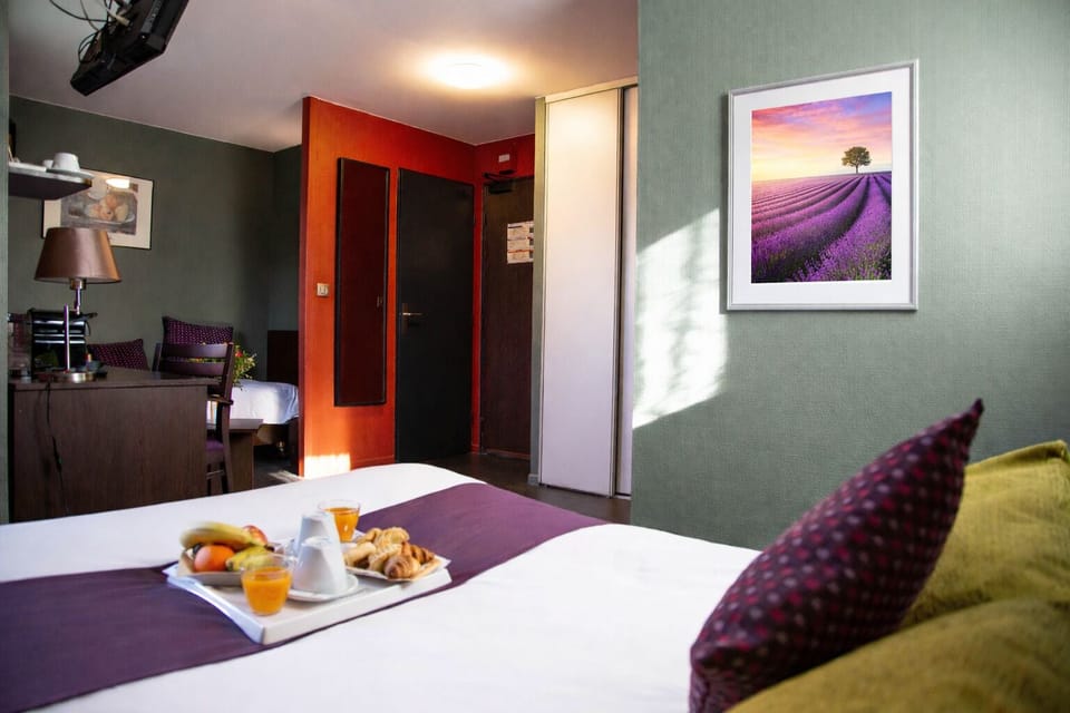 Executive Triple Room (1 Double and 1 Single bed) | Premium bedding, desk, blackout drapes, soundproofing