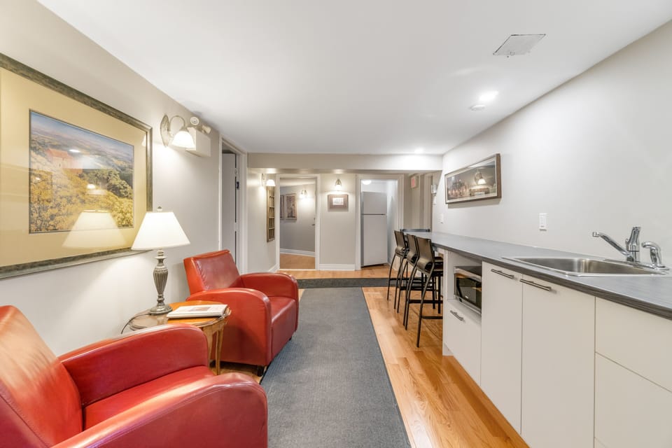 Loft - 2 King beds | Private kitchenette | Shared fridge, shared microwave, eco-friendly cleaning products
