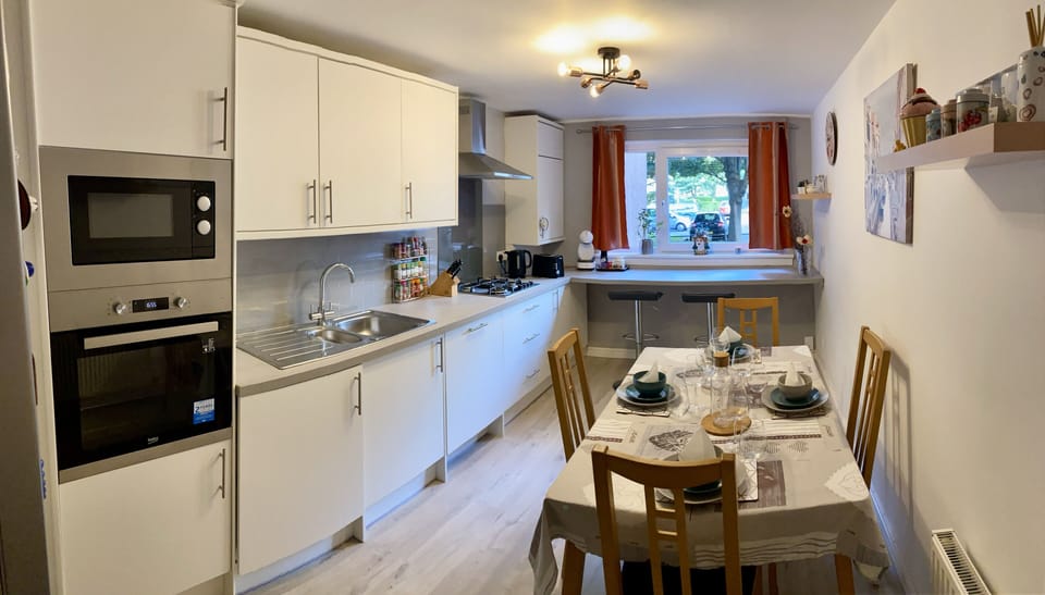 Apartment | Private kitchen | Fridge, microwave, oven, stovetop