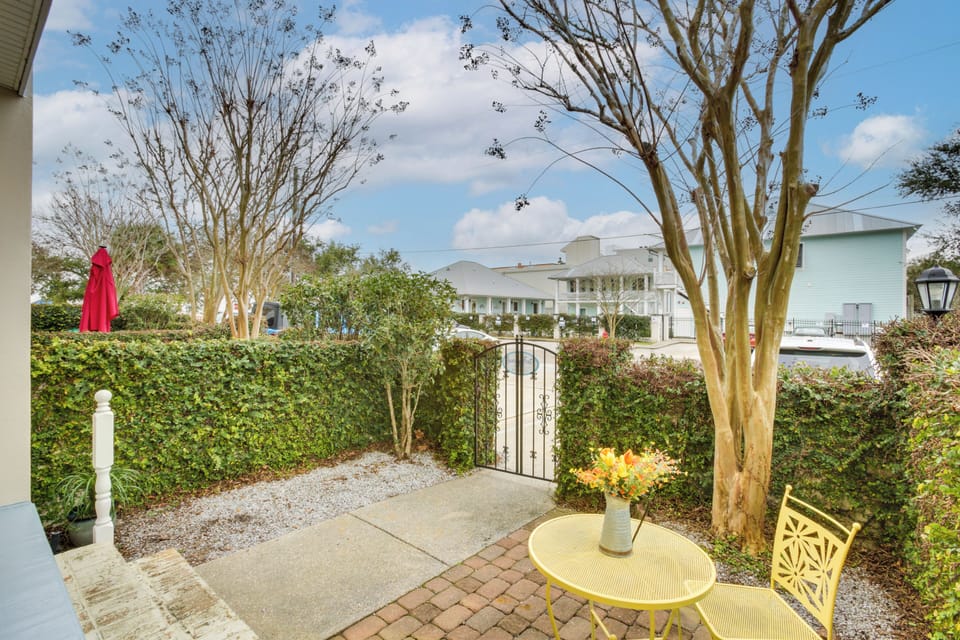 Exterior | 2-Story Townhome | Walk to Beach