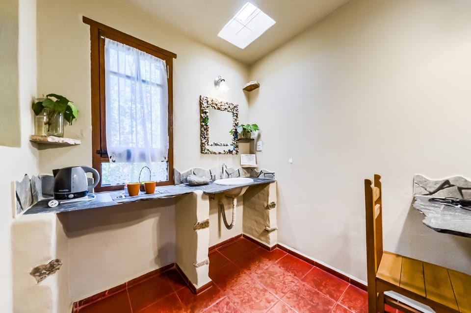 Luxury Room, 1 Bedroom, Mountain View | Bathroom | Hair dryer, bidet