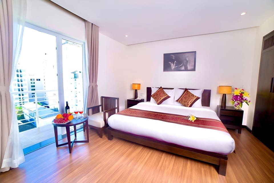 Senior Room | Premium bedding, minibar, in-room safe, desk