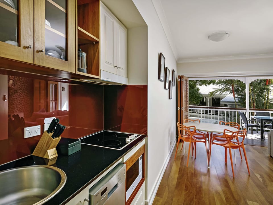 Apartment, 2 Bedrooms (Dual Key) | In-room safe, desk, iron/ironing board, WiFi