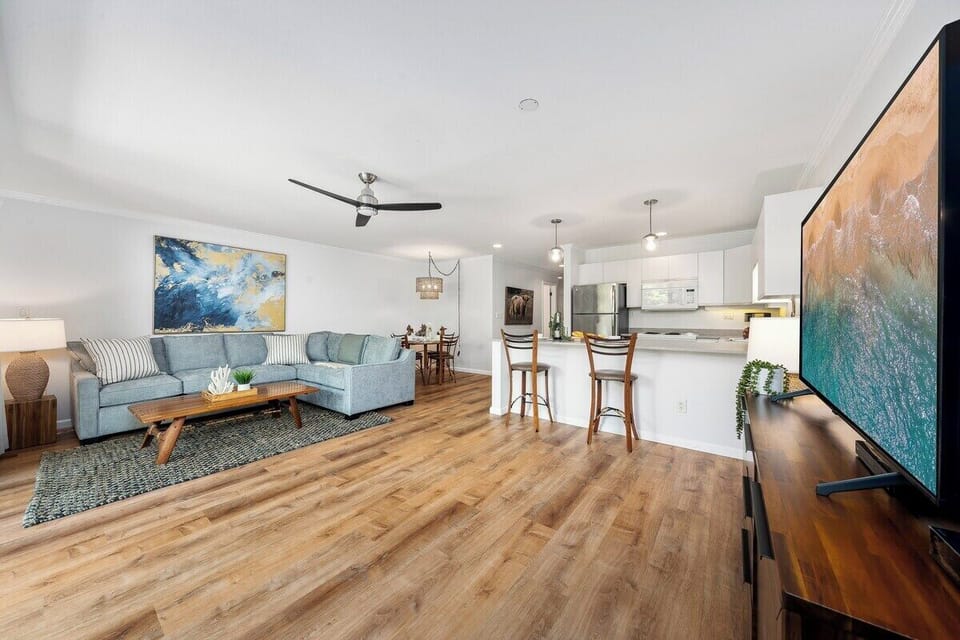 Maui Kamaole M106 living room 3