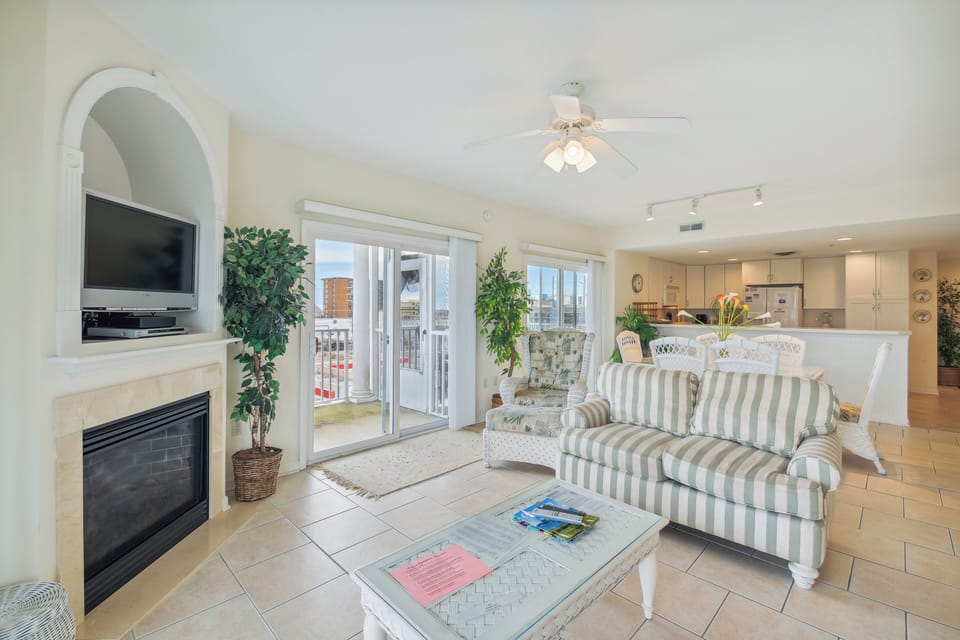 Floor Plan,Living Area,