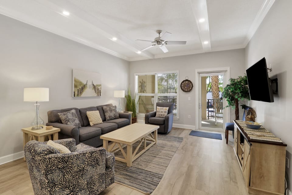 103 North Shore Place | Living Room - 103 North Shore Place | Living Room