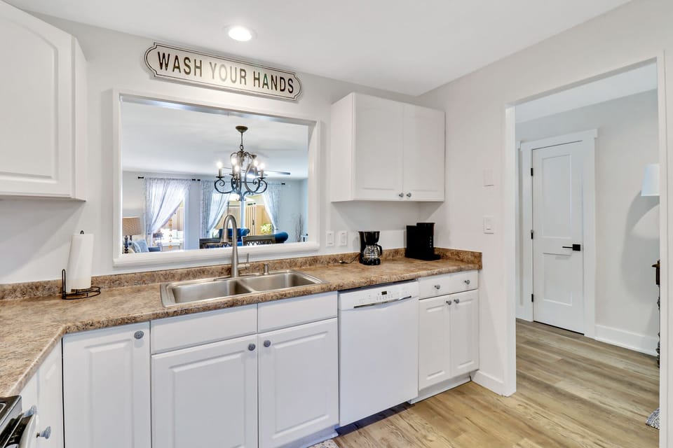 767 Queens Grant | Kitchen - 767 Queens Grant | Kitchen