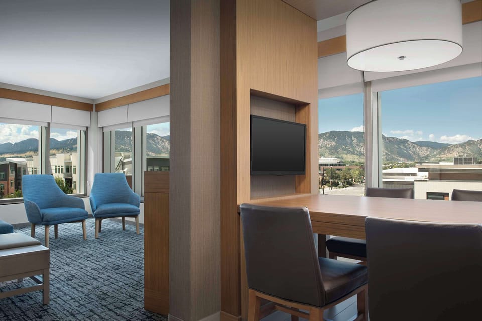 Premium Suite, 1 Bedroom | In-room safe, desk, laptop workspace, blackout drapes