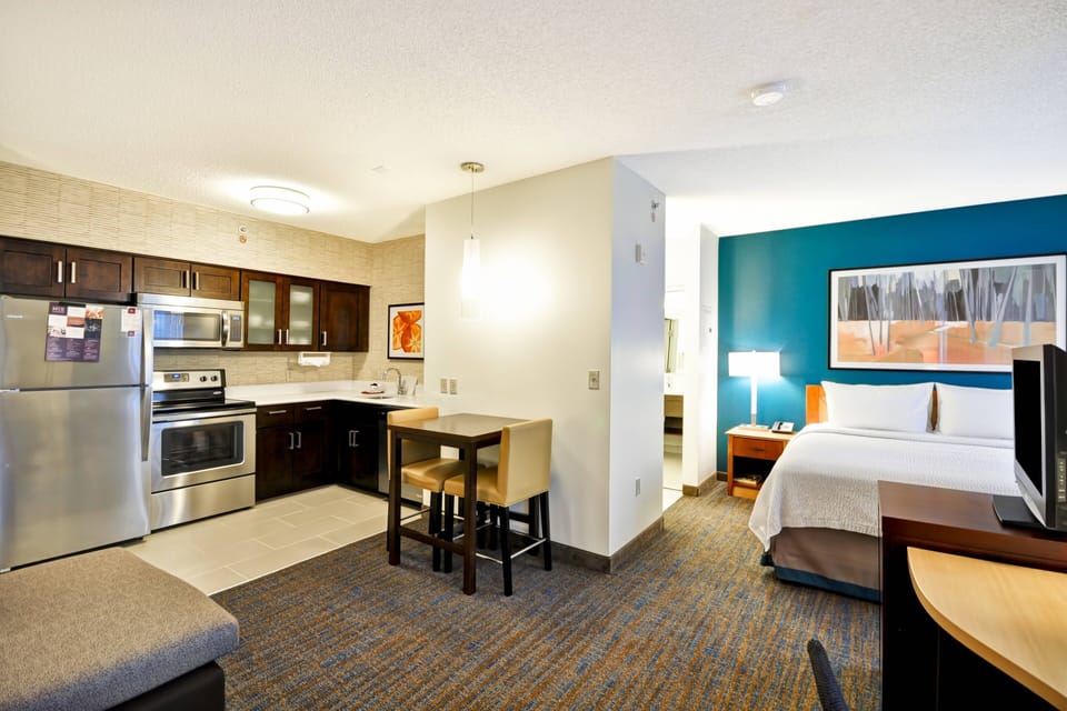 Premium bedding, desk, blackout drapes, soundproofing