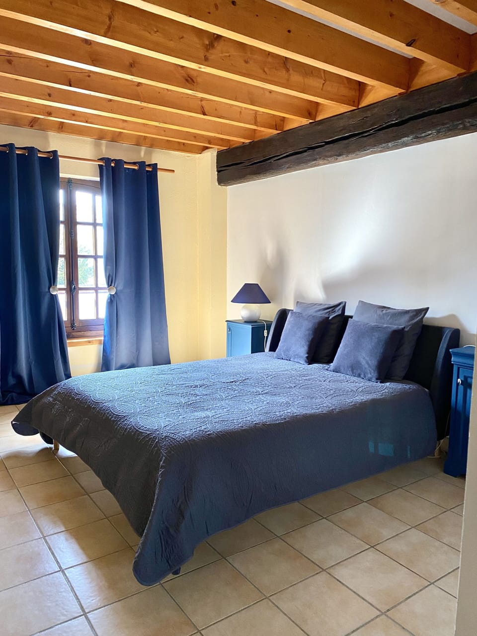 Classic Single Room | Premium bedding, memory foam beds, WiFi (free), bed sheets