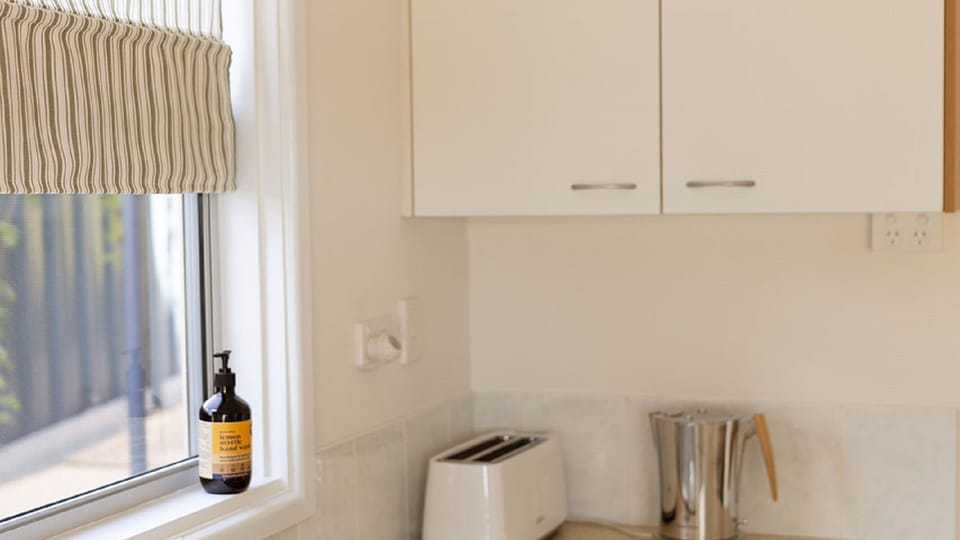 Downstairs Kitchenette 