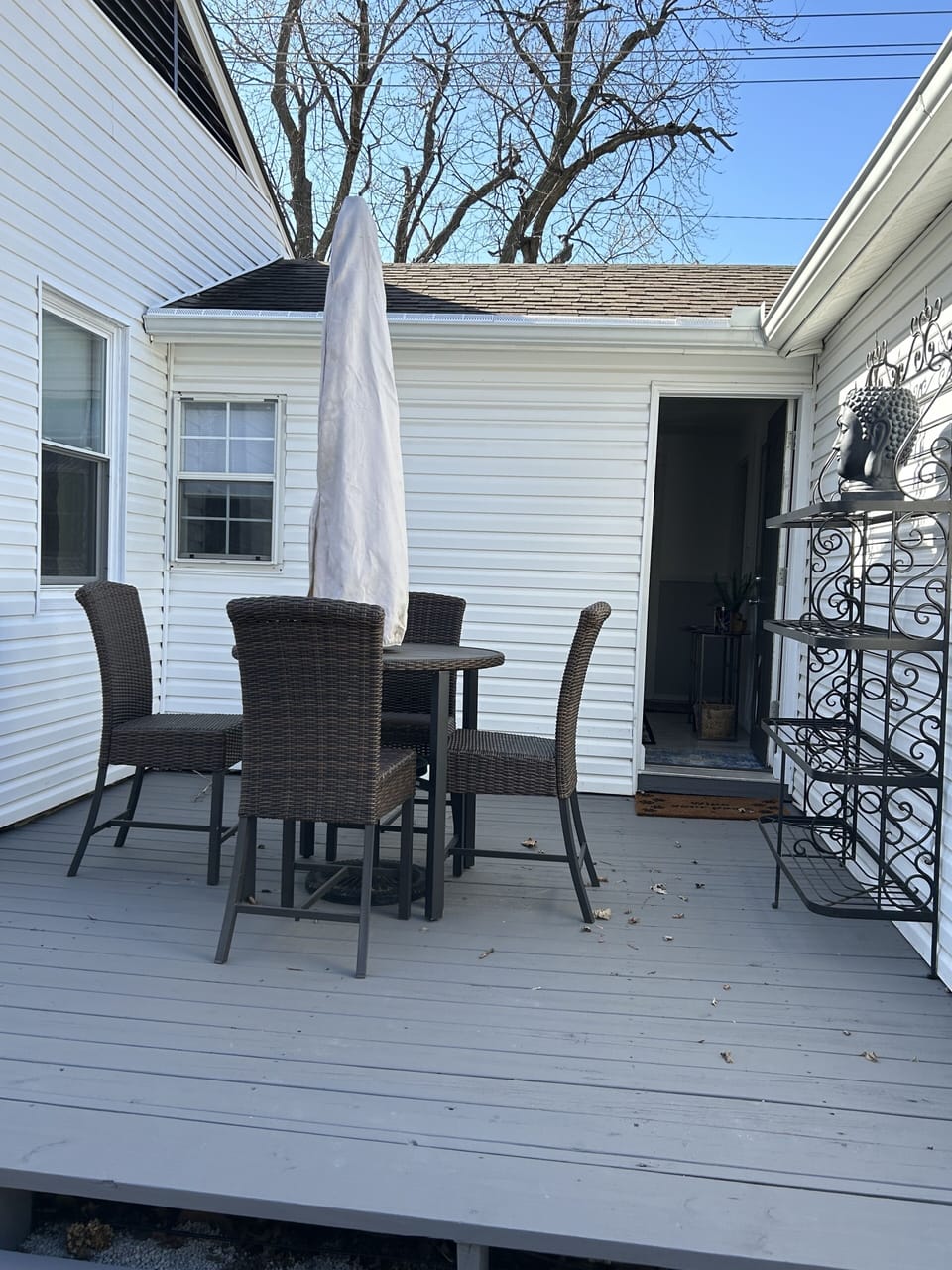 Bungalow deck