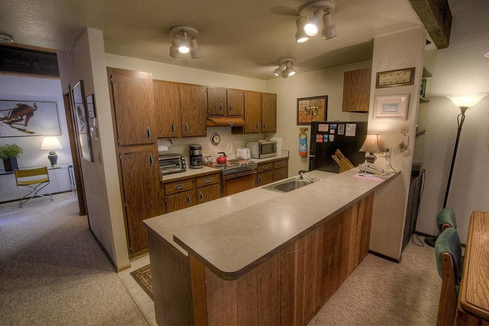 Condo, 2 Bedrooms | Private kitchen | Fridge, oven, coffee/tea maker, toaster