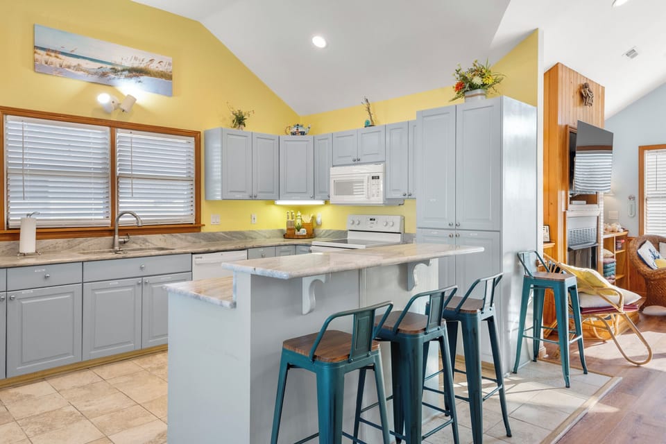 CP49: Bo's Bungalow | Top Level Kitchen